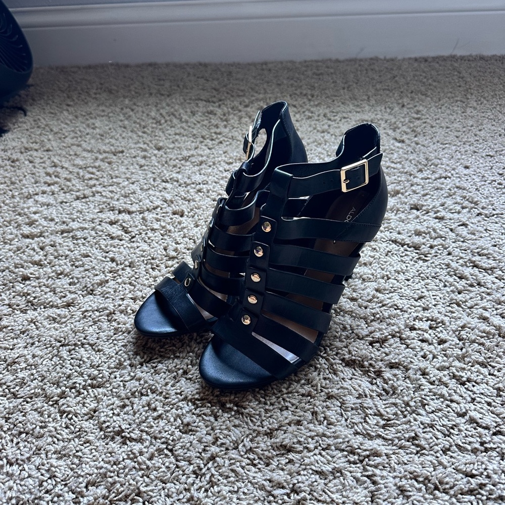 Black Strappy Women's heels